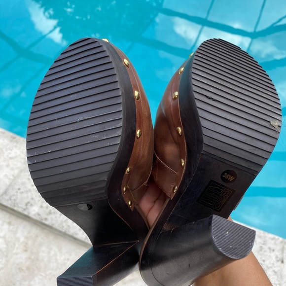 Almost new.....Brown mules - Picture 5 of 5